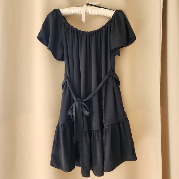 BANANA REPUBLIC BLACK OFF THE SHOULDER RUFFLE DRESS XS Petite - Picture 2 of 7